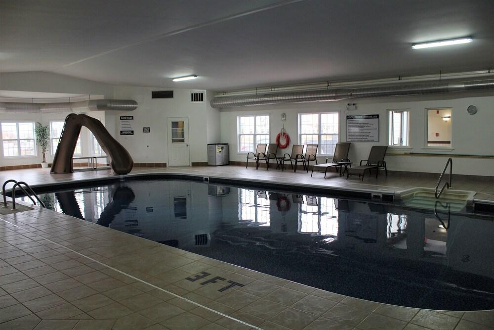 Quality Inn & Suites Cornwall Buitenkant foto