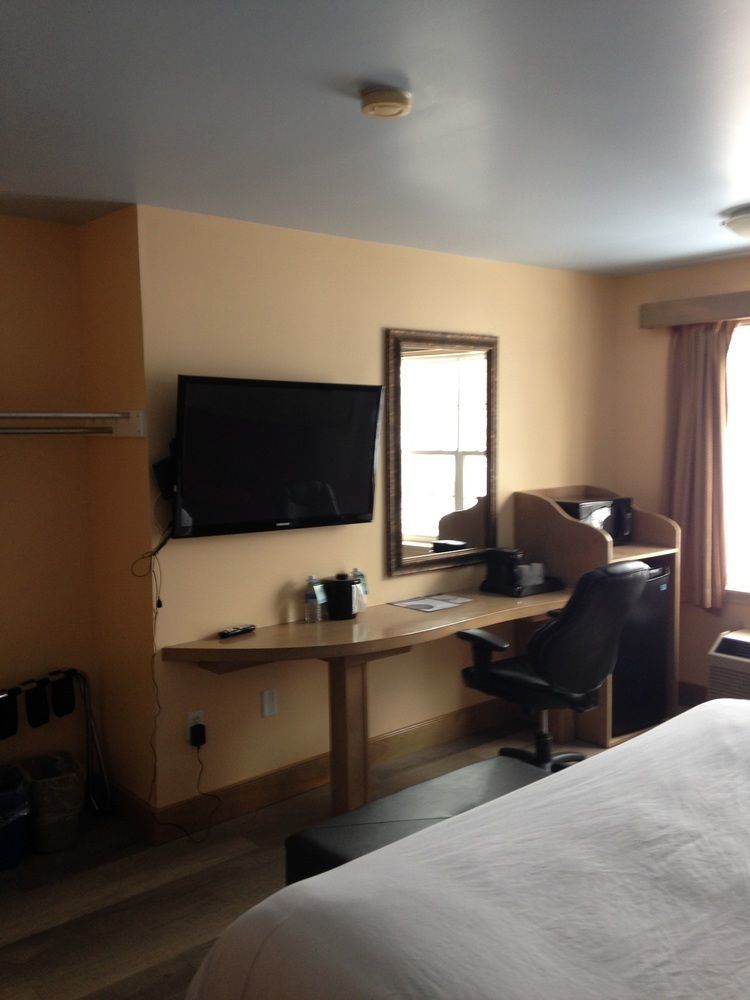 Quality Inn & Suites Cornwall Buitenkant foto
