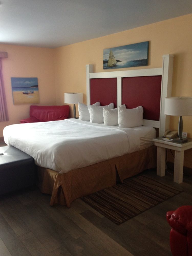 Quality Inn & Suites Cornwall Buitenkant foto