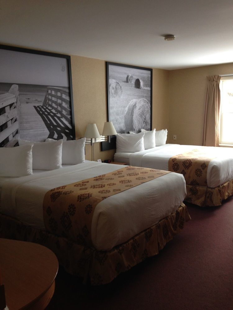 Quality Inn & Suites Cornwall Buitenkant foto