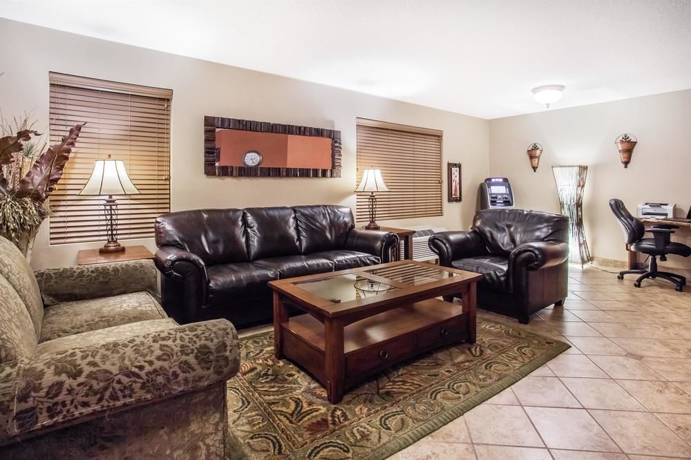 Quality Inn & Suites Cornwall Buitenkant foto