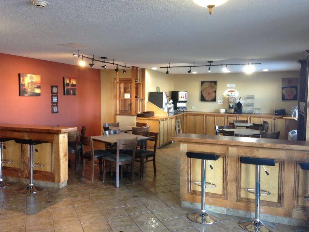 Quality Inn & Suites Cornwall Buitenkant foto
