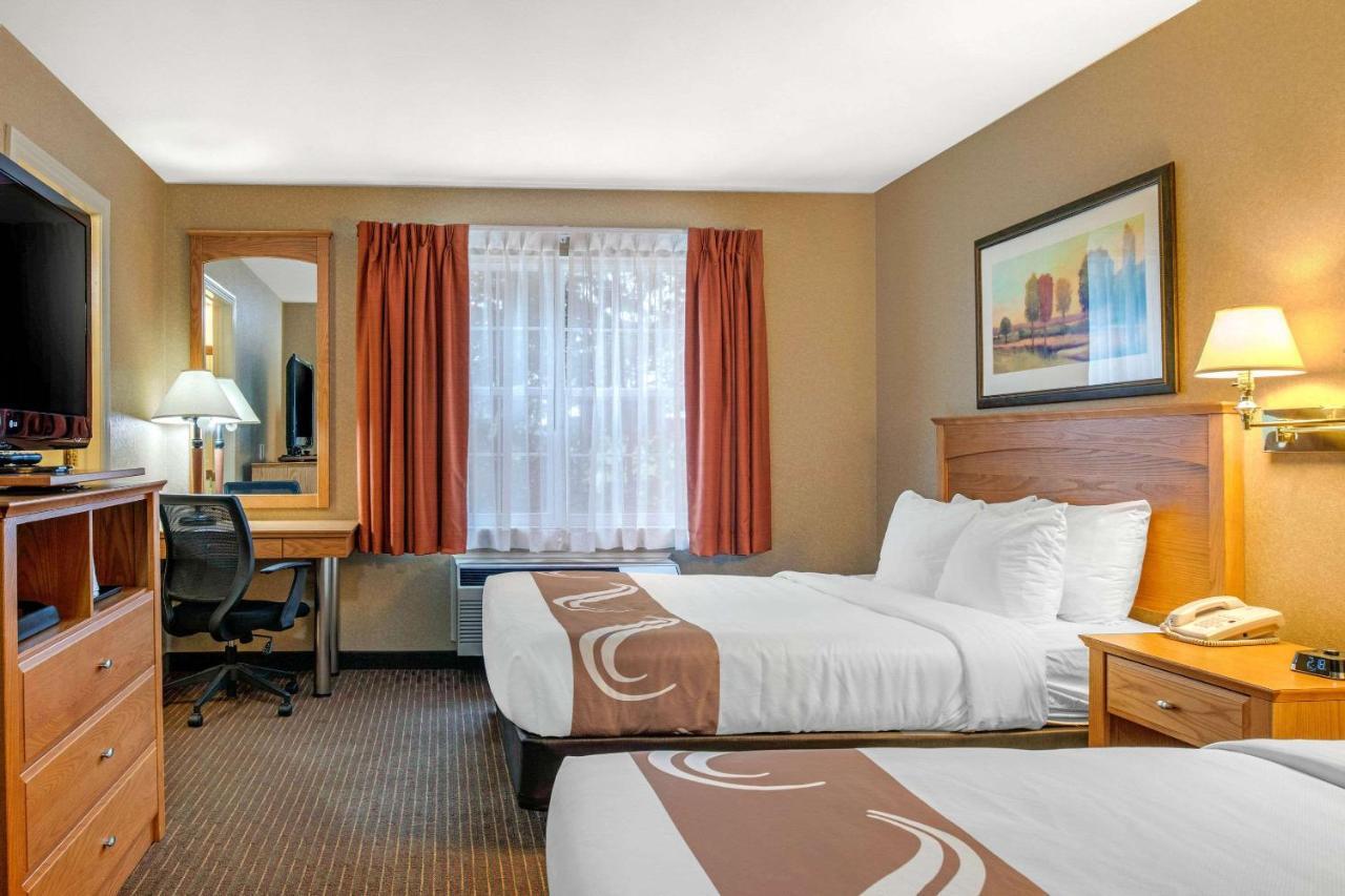 Quality Inn & Suites Cornwall Buitenkant foto