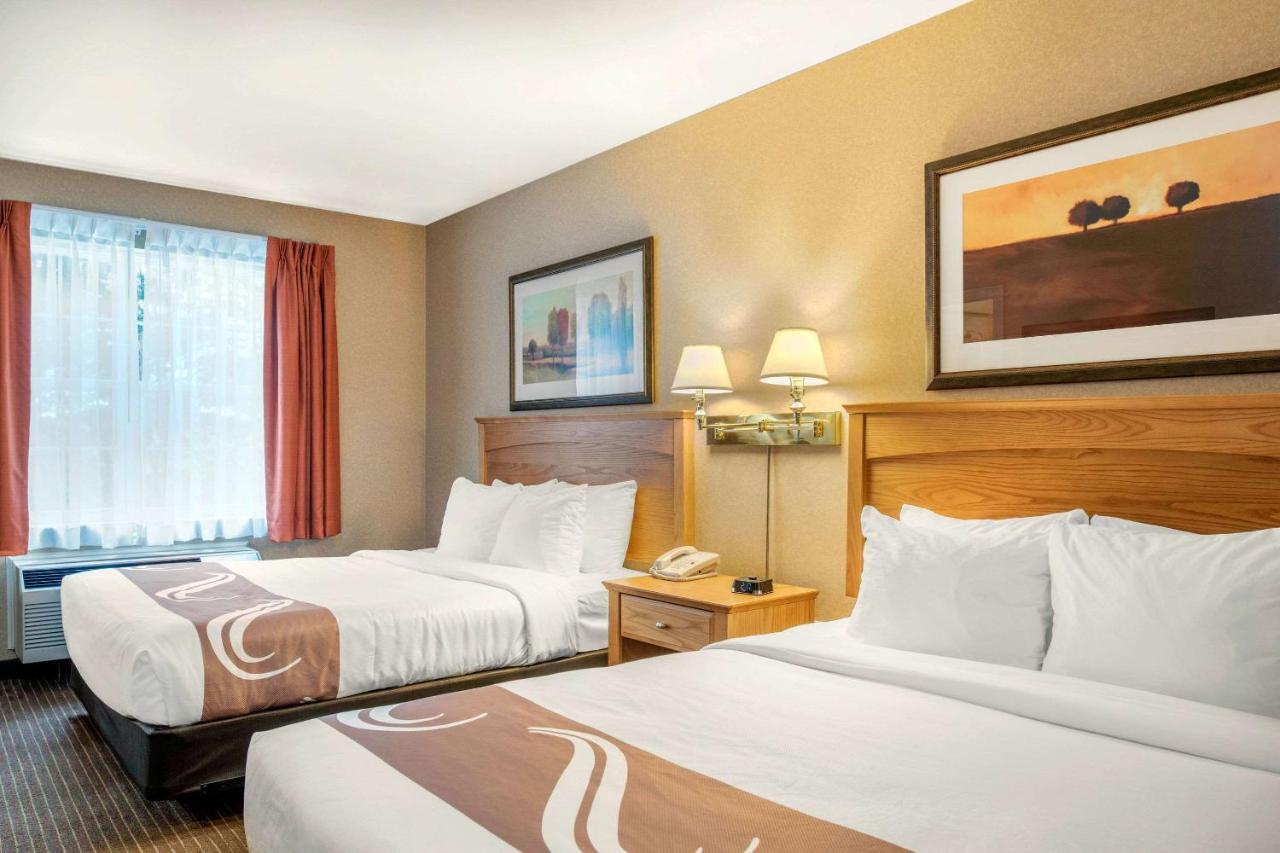 Quality Inn & Suites Cornwall Buitenkant foto