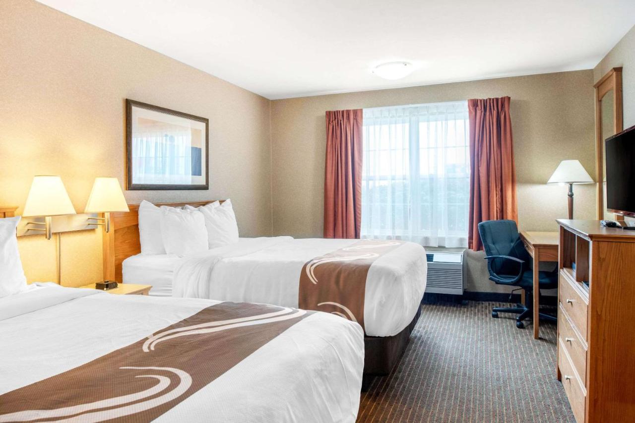 Quality Inn & Suites Cornwall Buitenkant foto